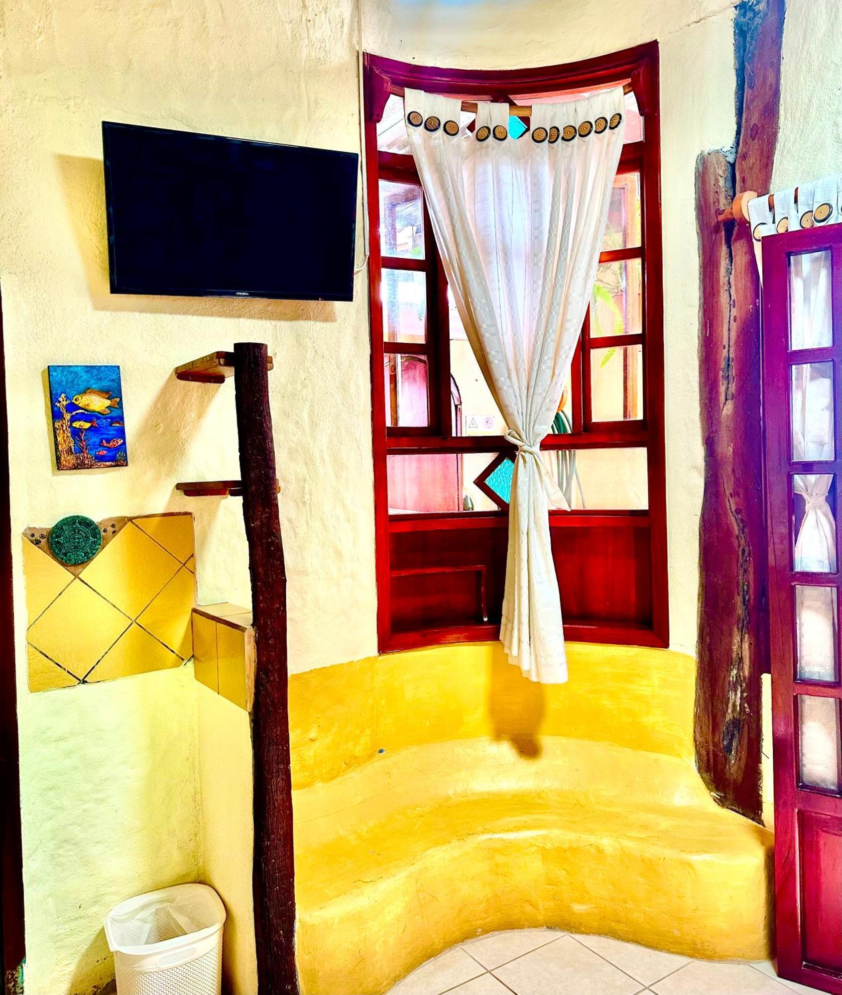 Casa Del Lago Lodging House Puerto Ayora  Extérieur photo