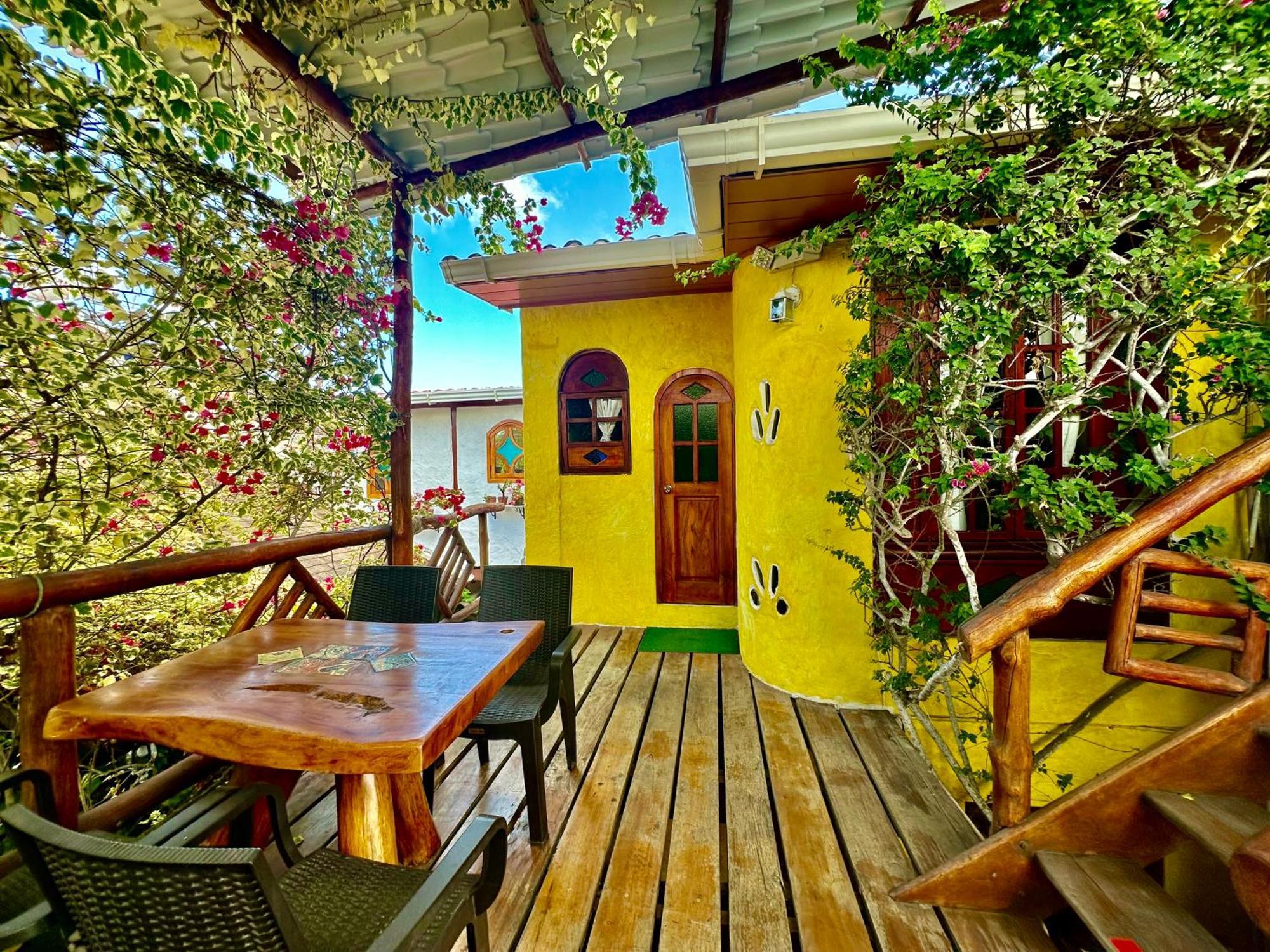 Casa Del Lago Lodging House Puerto Ayora  Extérieur photo