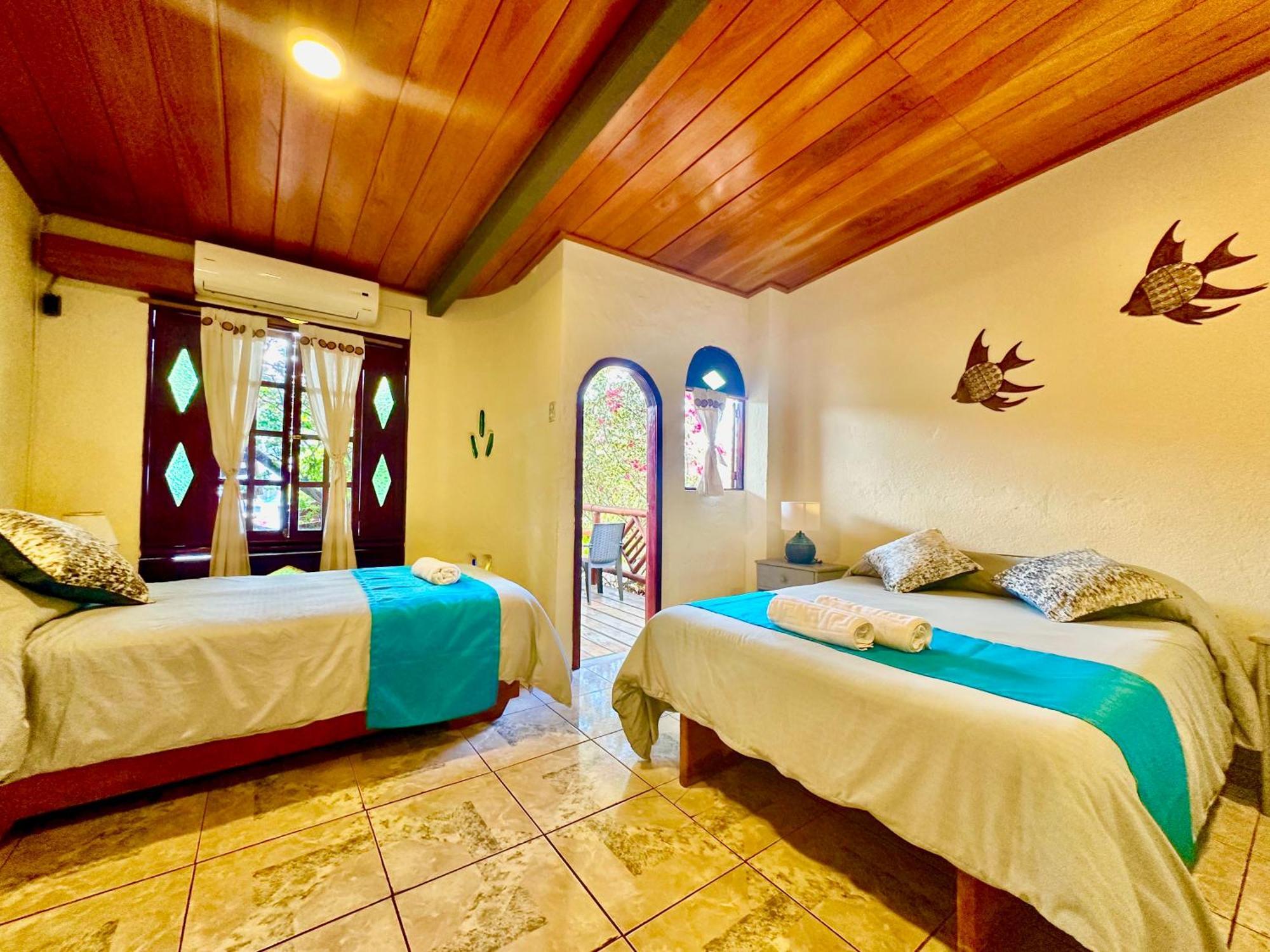 Casa Del Lago Lodging House Puerto Ayora  Extérieur photo