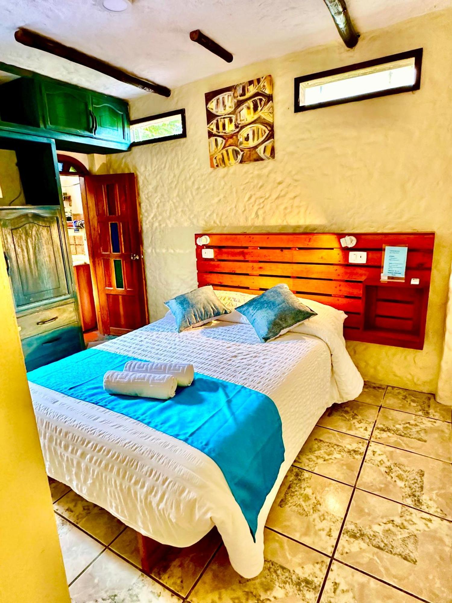 Casa Del Lago Lodging House Puerto Ayora  Extérieur photo