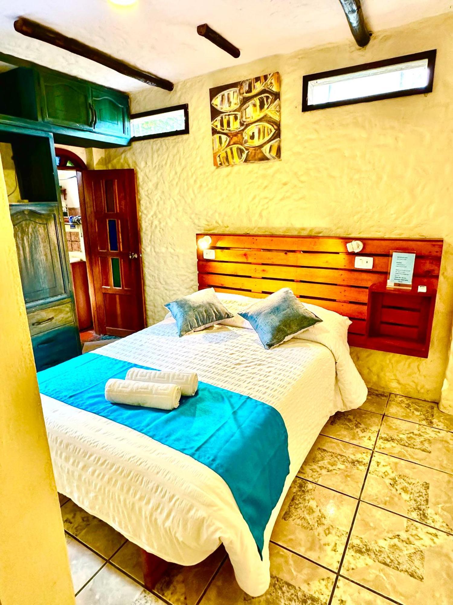 Casa Del Lago Lodging House Puerto Ayora  Extérieur photo